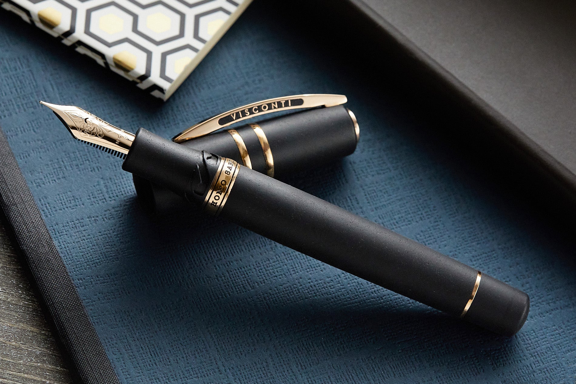 7 Greats and Their Favorite Fountain Pens