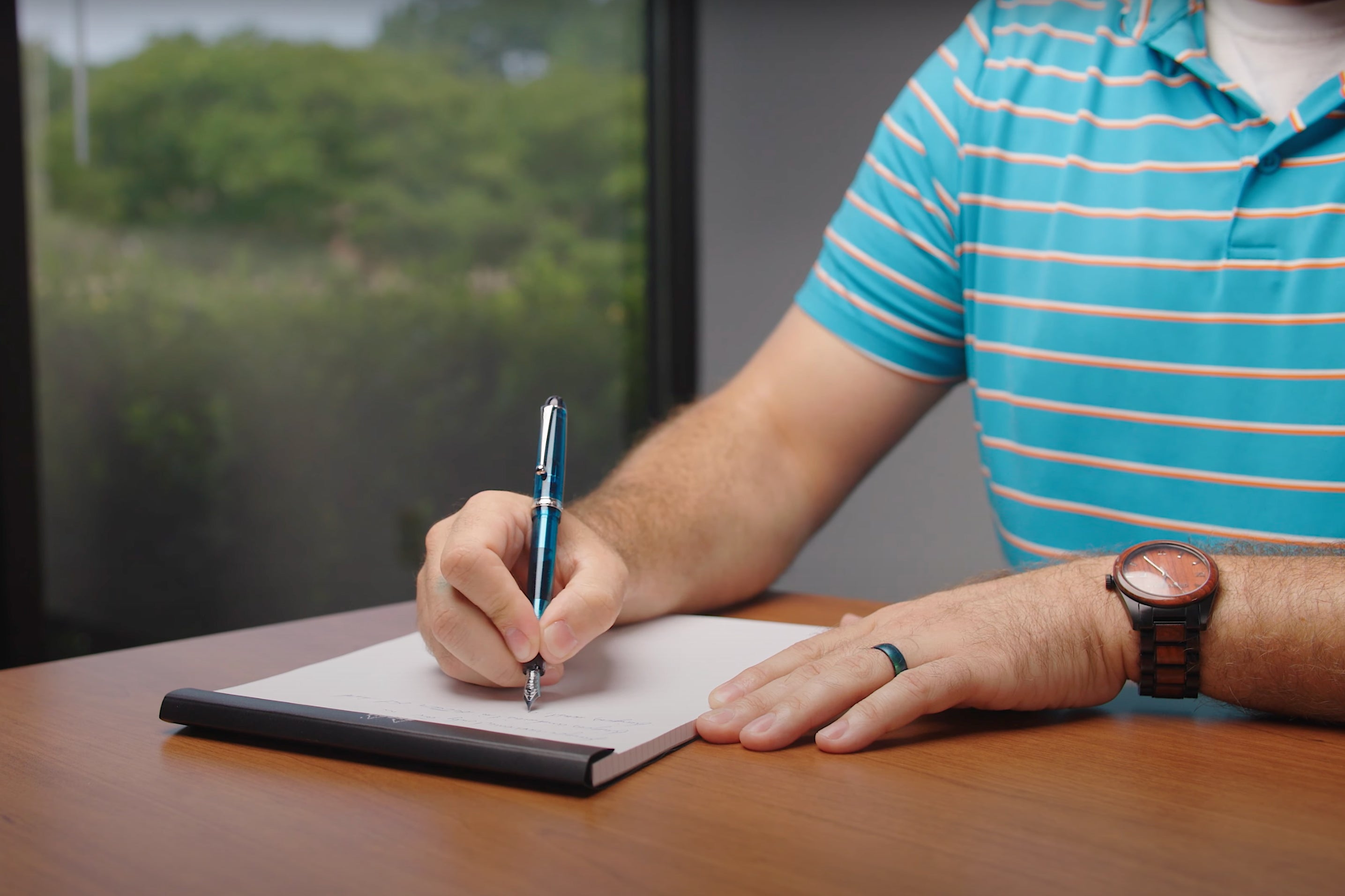 How to hold a fountain Pen correctly & write neatly – YSTUDIO