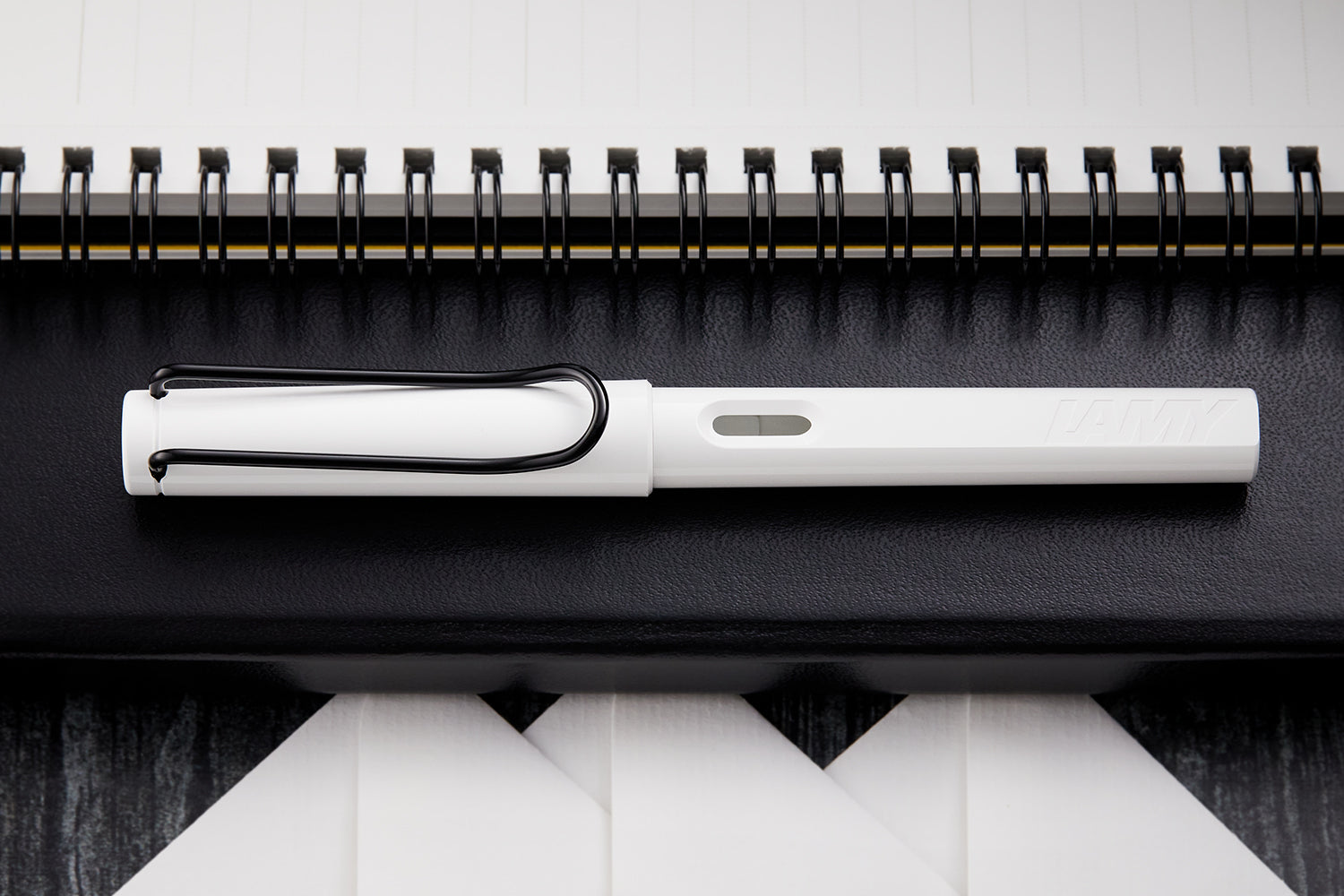 lamy safari black and white