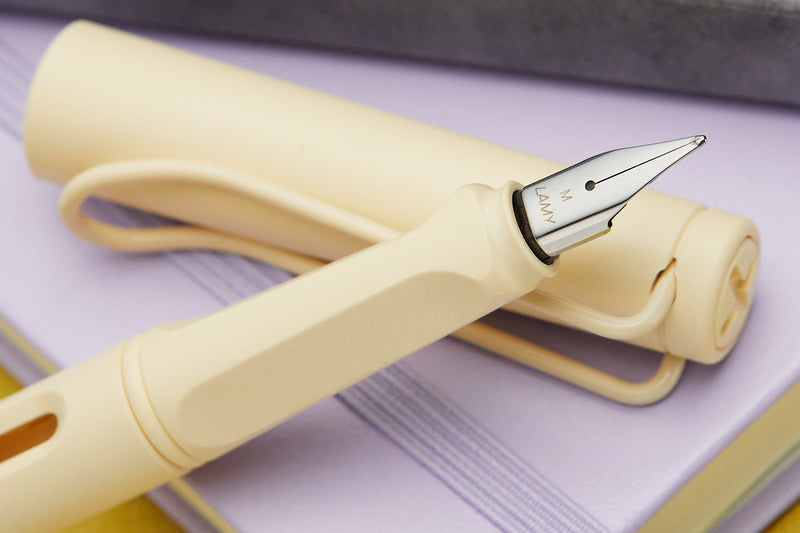 lamy safari cream fountain pen