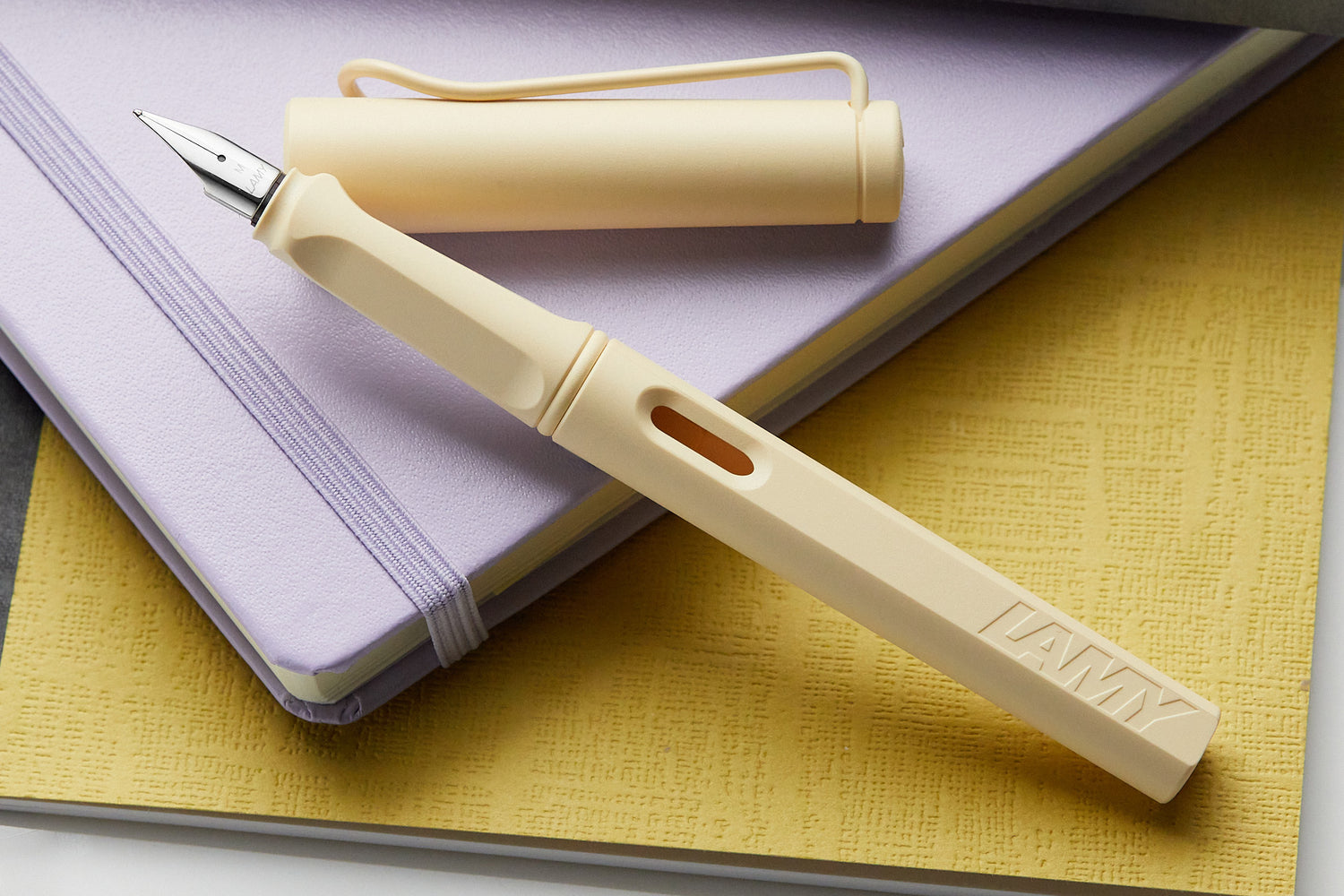 lamy safari cream fountain pen