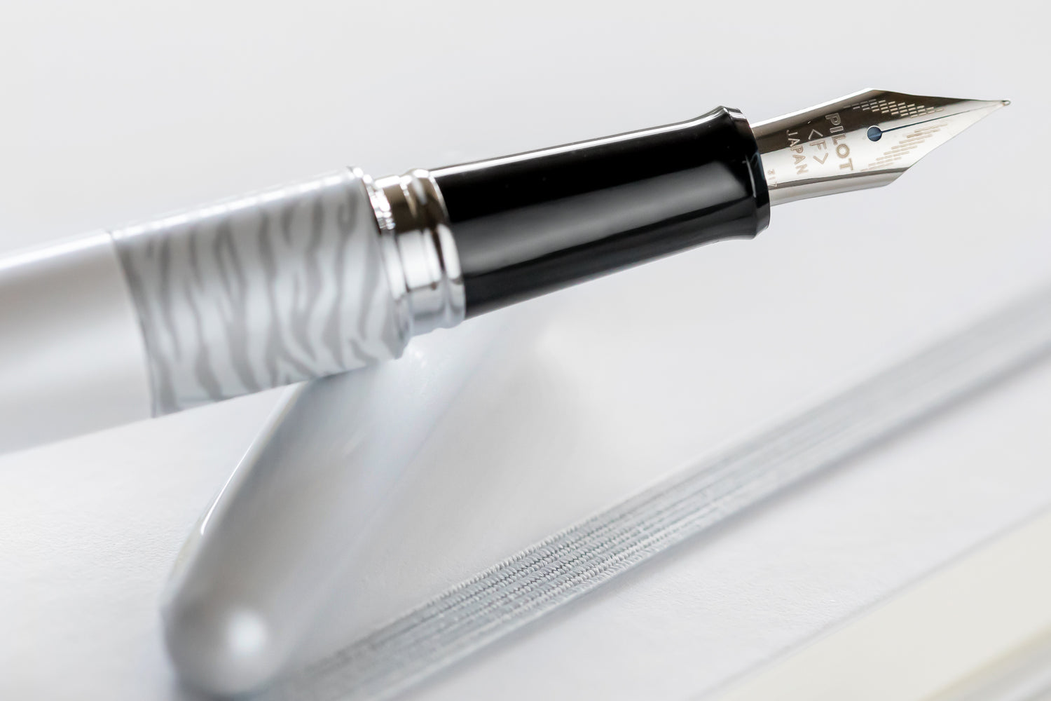 magneet Waden Afleiden Pilot Metropolitan Fountain Pen - White Tiger - The Goulet Pen Company