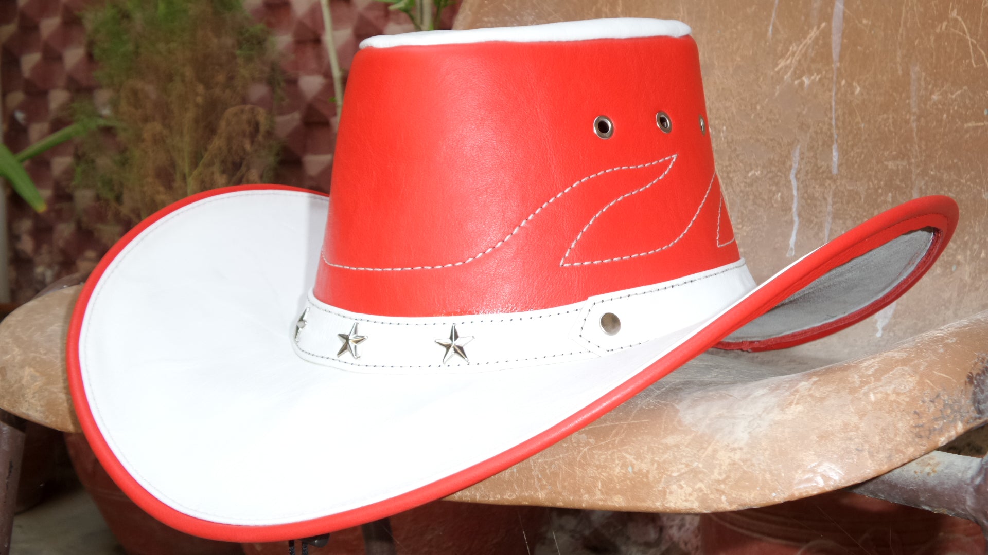 red and white cowboy hat