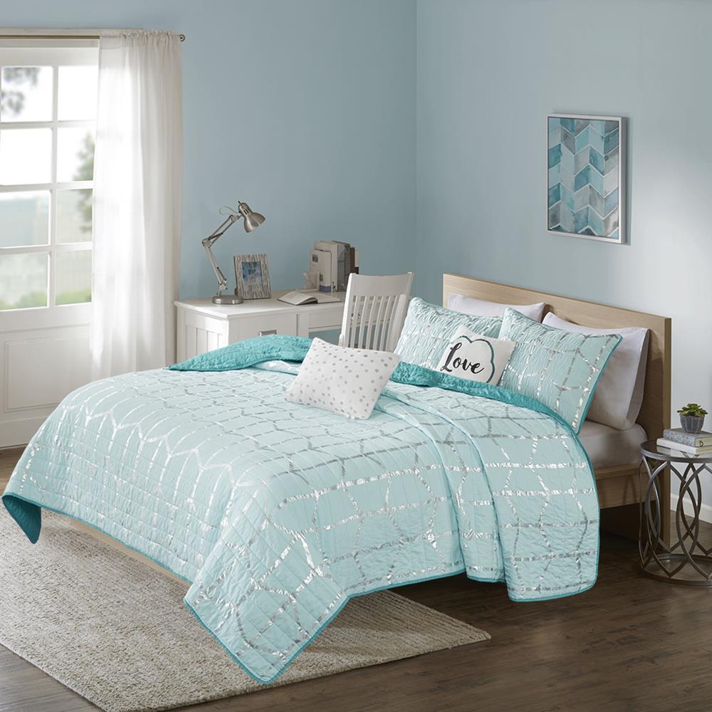 Intelligent Design Raina Metallic Printed Reversible Coverlet Set Twin/Twin XL