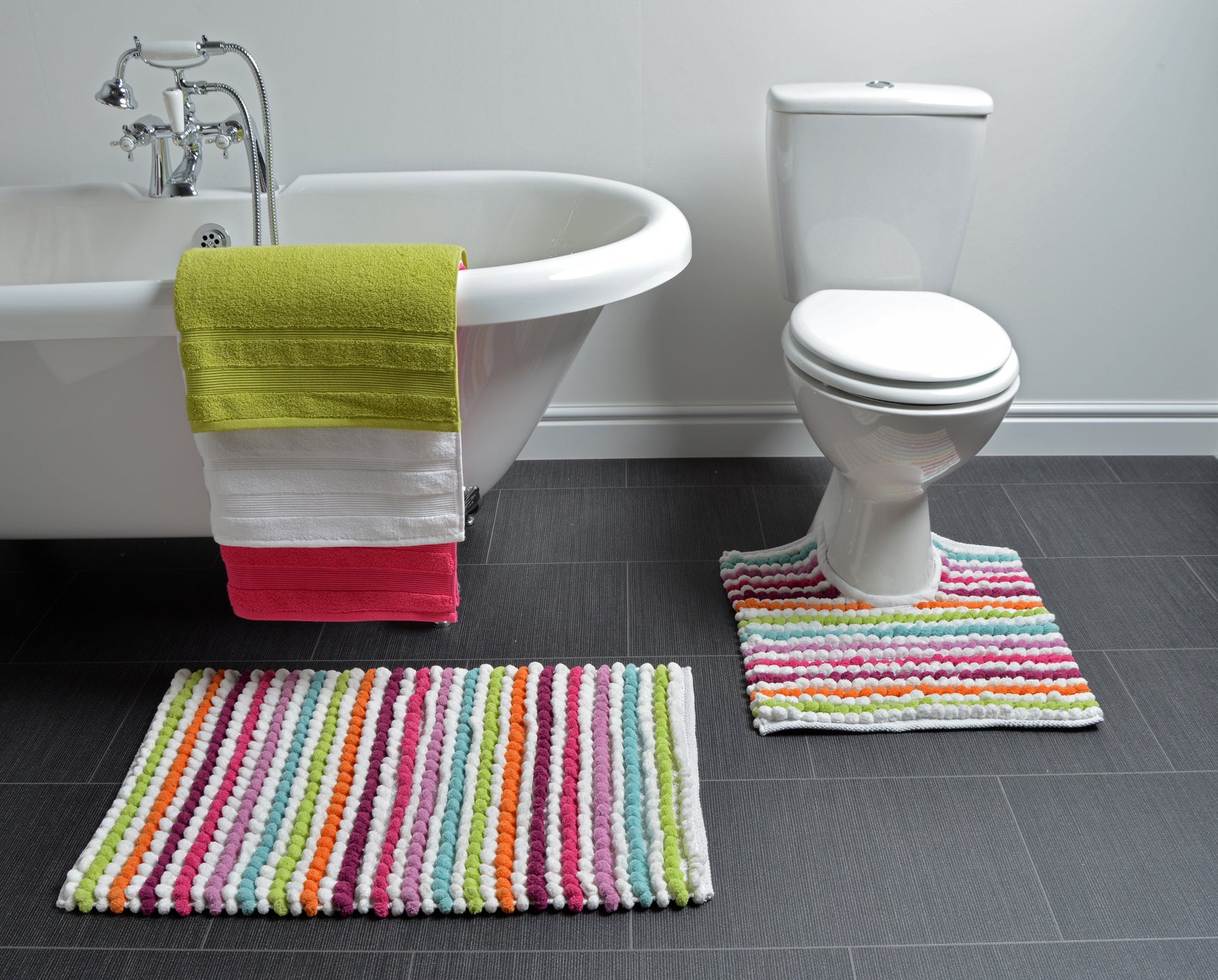 Pedestal Mats: A Buying Guide for Toilet Mats – Allure Bath Fashions