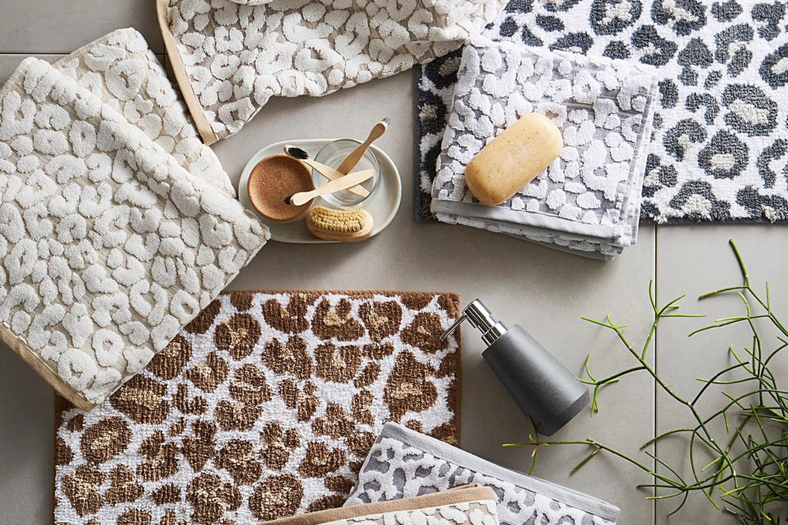 leopard bath mat, super soft patterned bathmats.