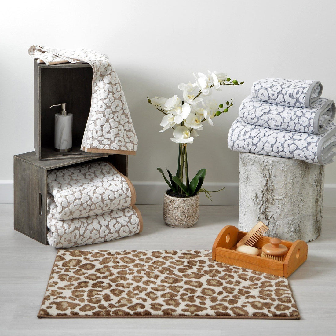 OEKO-TEX Certified Leopard Towels in Luxury Cotton in Beige/Cream