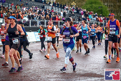 Annie runs the london marathon 