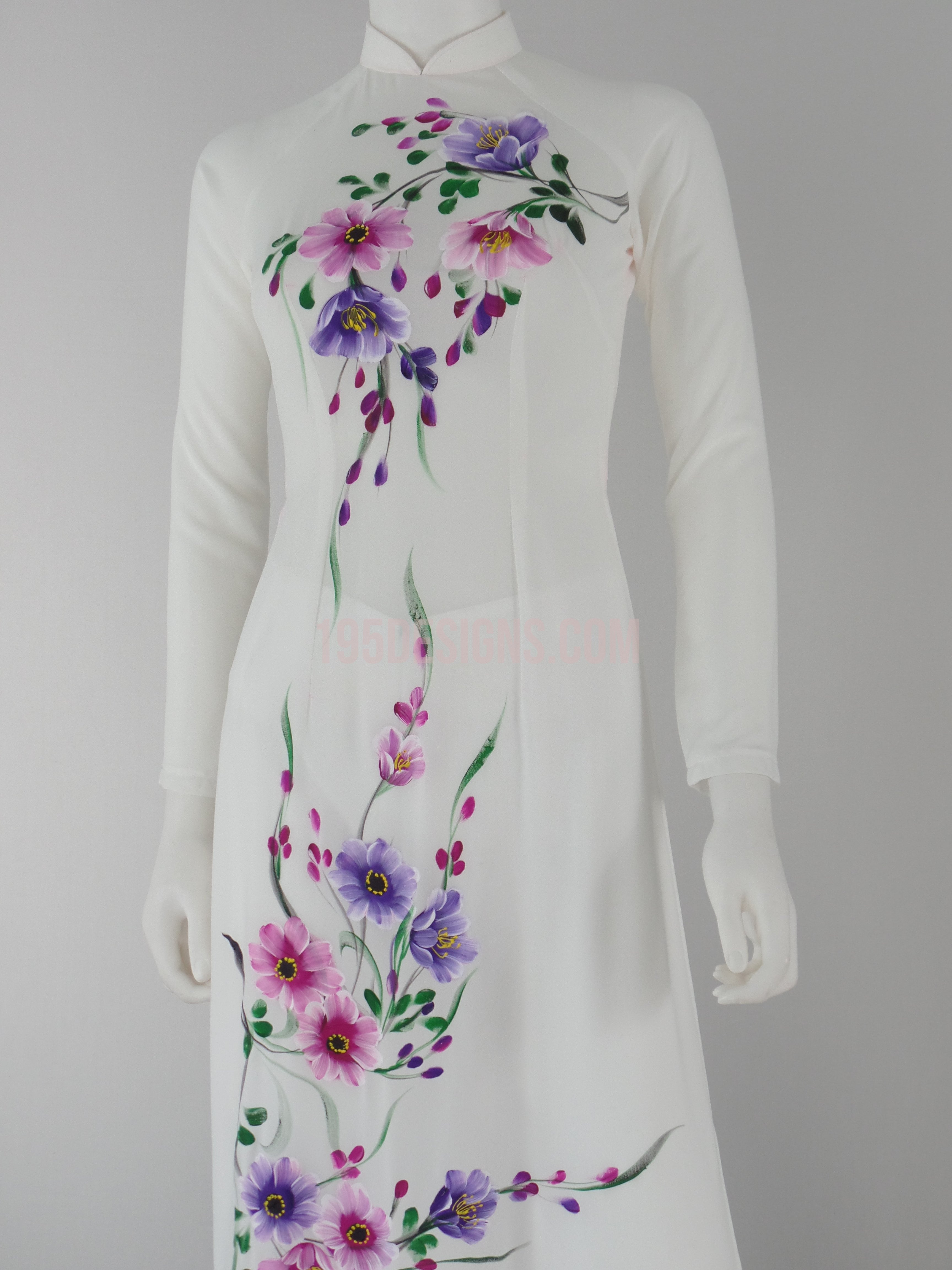 Áo dài trắng vải lụa tầm ý vẽ hoa – 195 Designs
