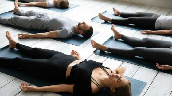 Connaissez vous le Yoga Nidra ? Cette discipline peut vous aider à vous apaiser et à retrouver un sommeil serein et réparateur.