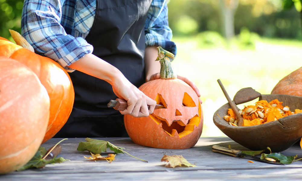 Carve-Halloween-Pumpkin