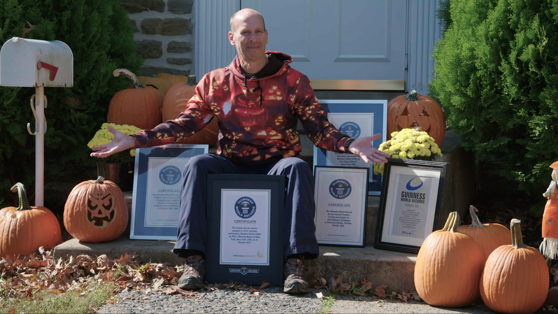 Stephen-Clarke's-pumpkin-carving-record