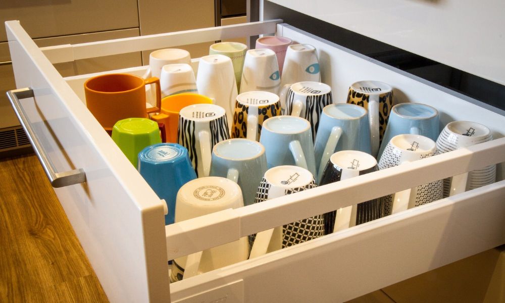 Store-mugs-in-a-low-drawer