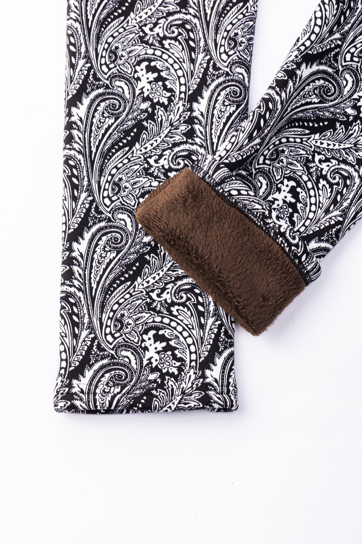 Paisley B&W - Cozy Lined