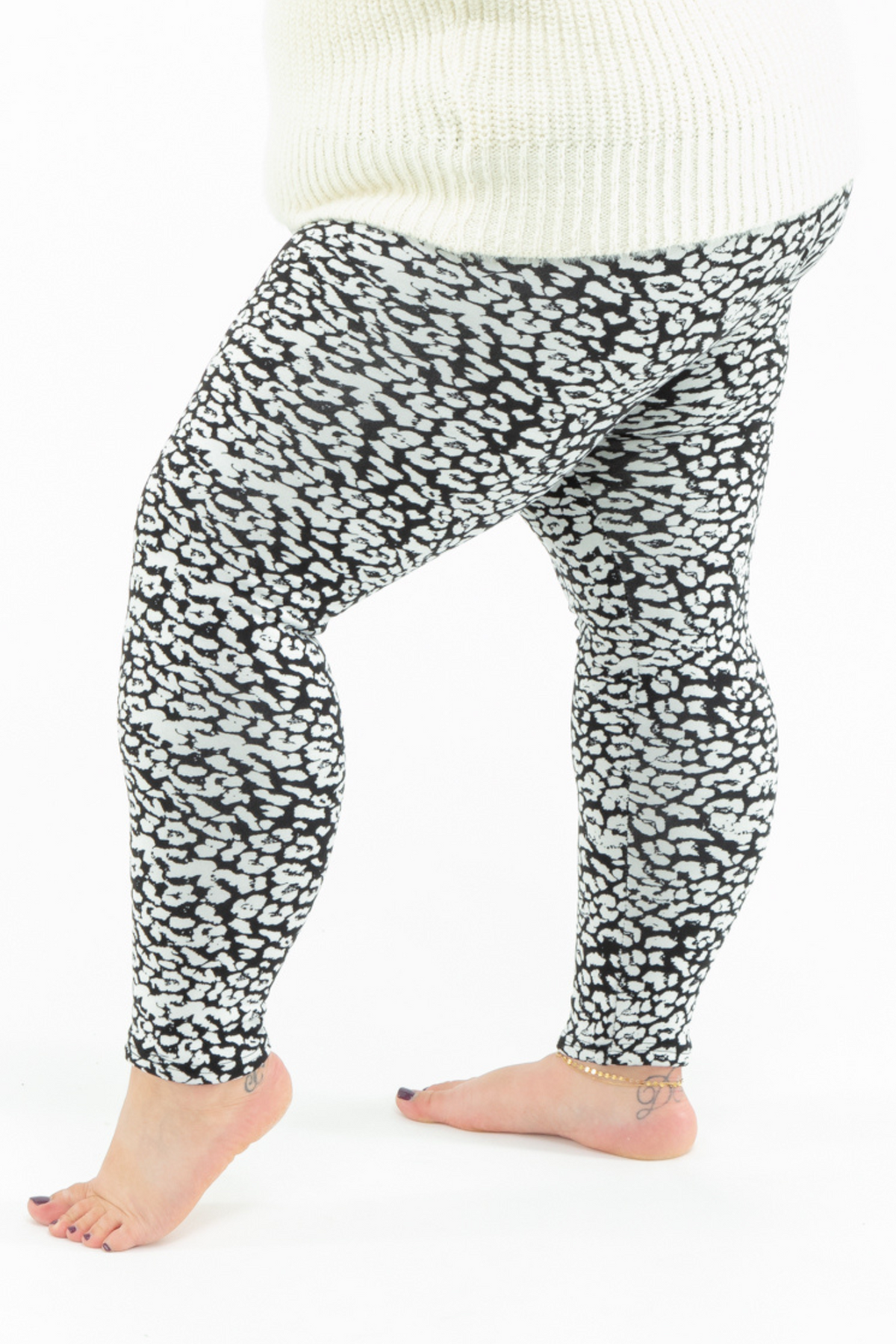 Just Cozy, Pants & Jumpsuits, Just Cozy Fleece Lined Warm Leggings  Dandelion Print