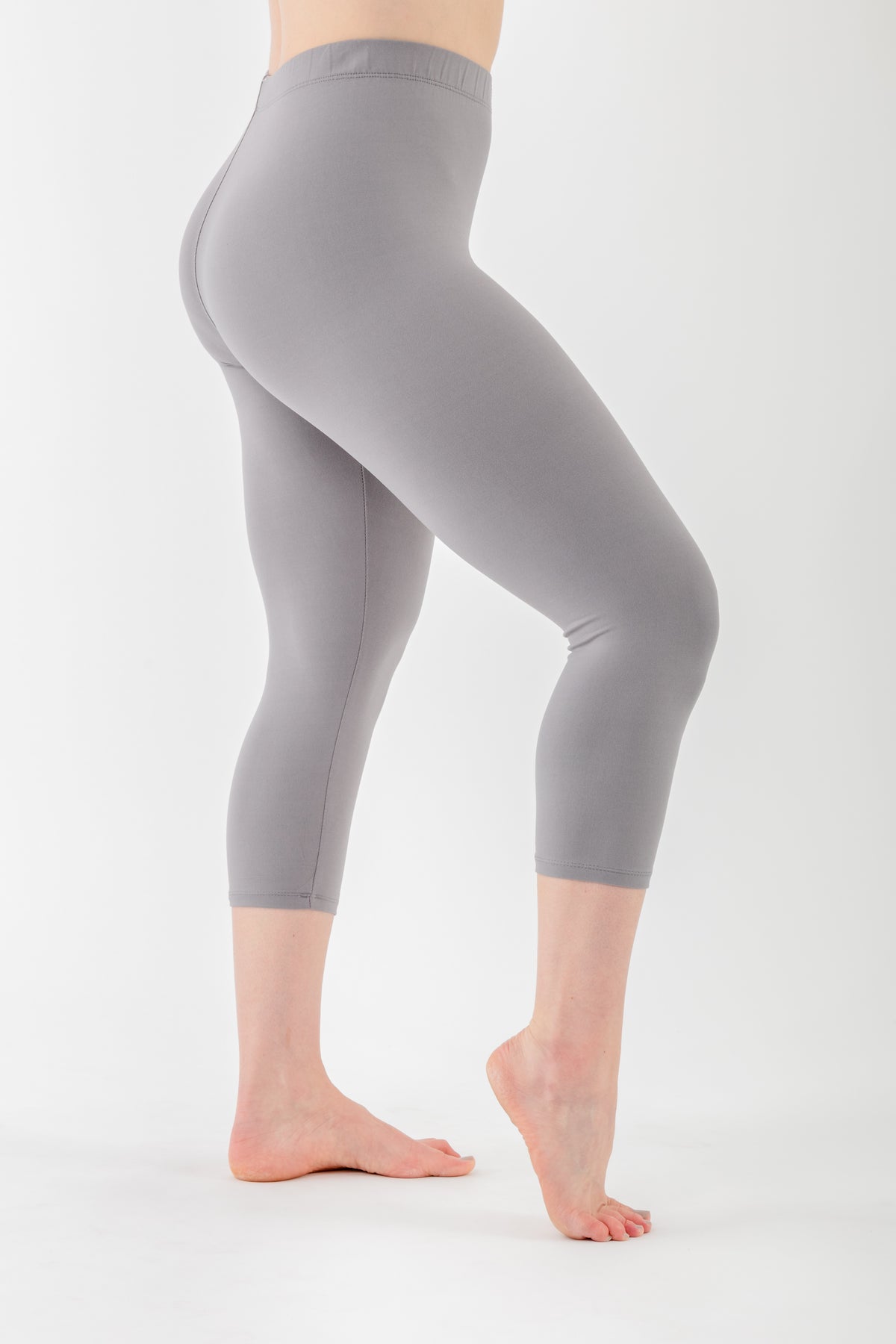 Shoppers Say These Neleus Capri Leggings Are Seriously Comfortable