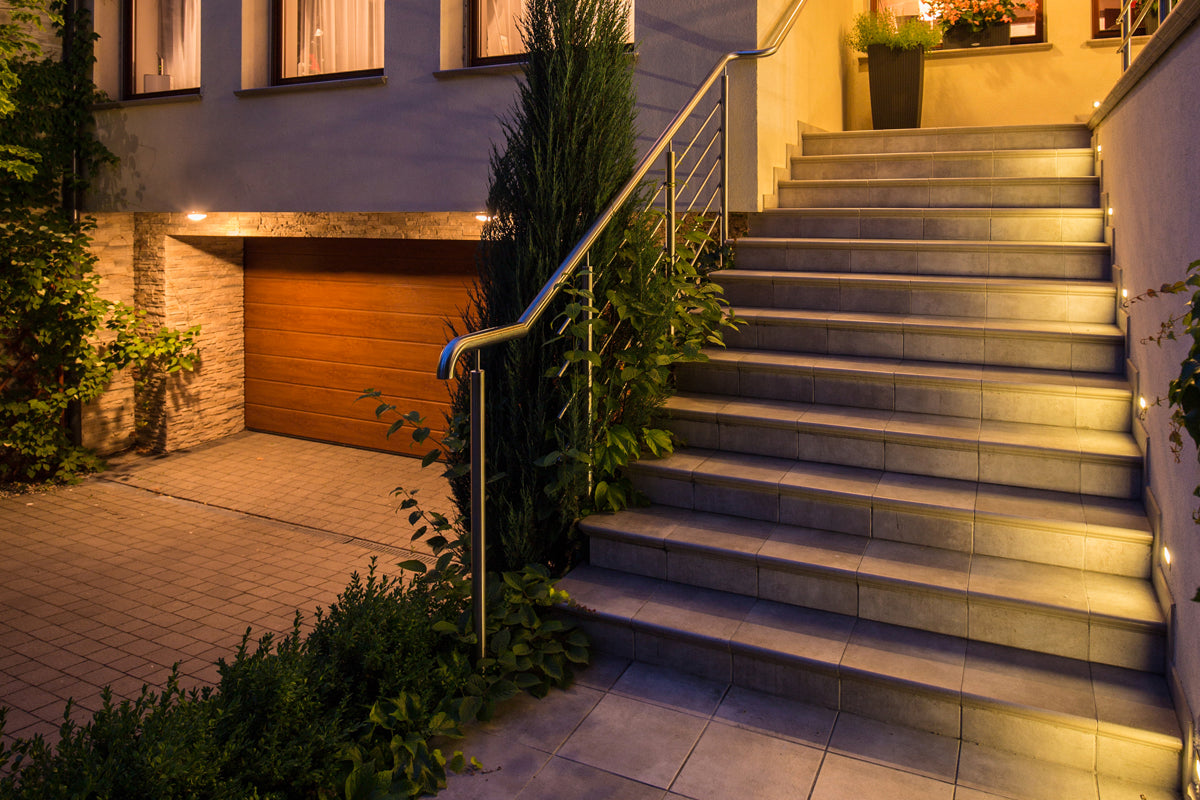 Low Voltage Landscape Lighting on Steps