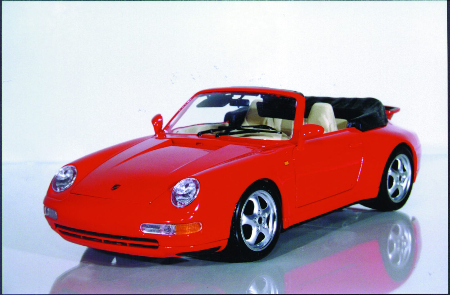 1:18 Bburago Porsche 911 Carrera Cabrio '94 – Cameron's Model Cars