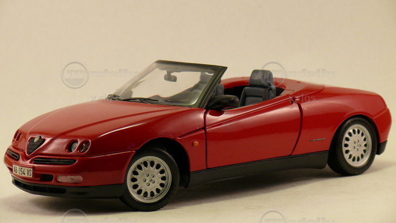 1:18 Maisto Alfa Romeo Spider '95 3.0 V6 12V