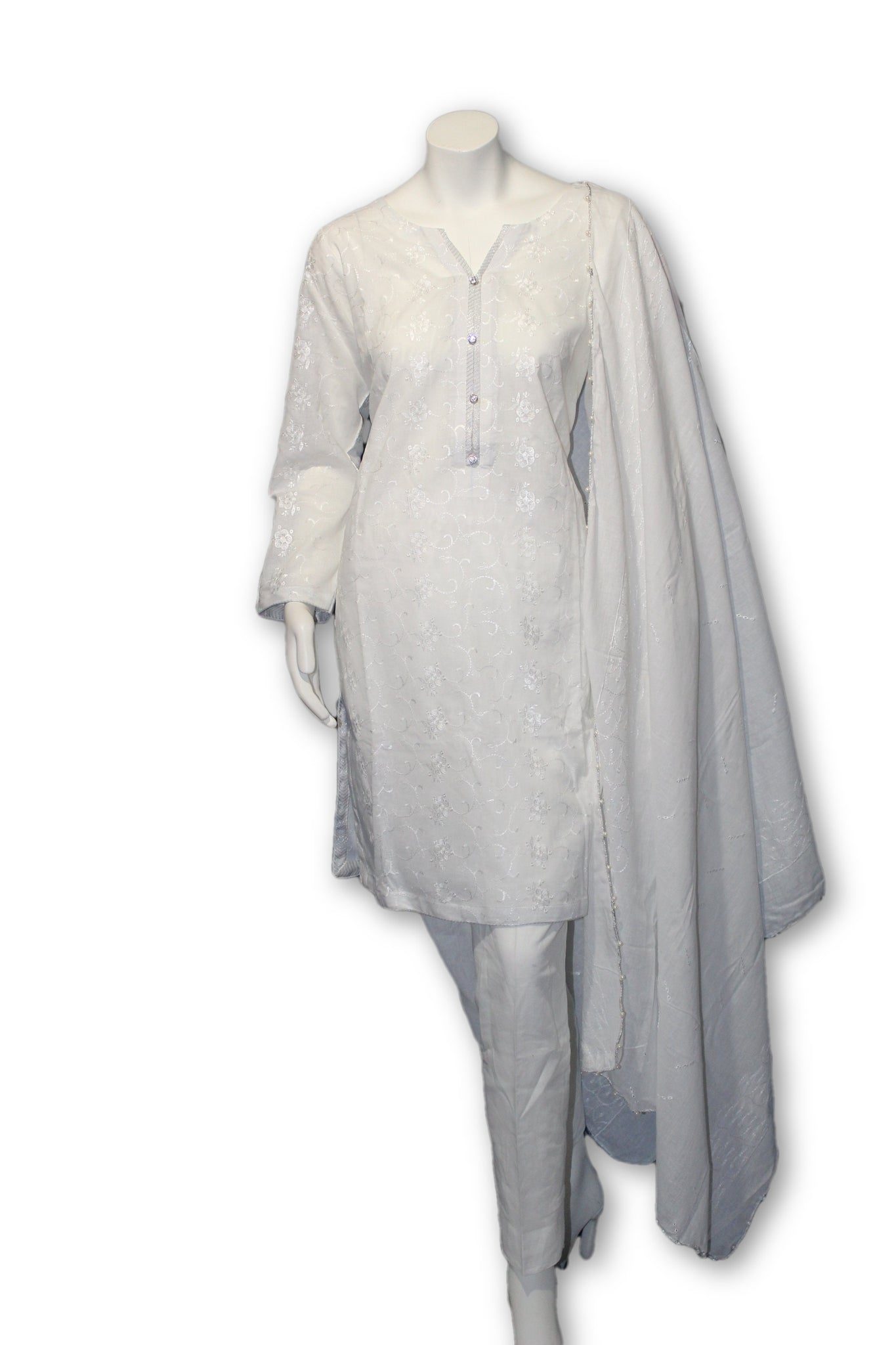 white chicken suit pakistani