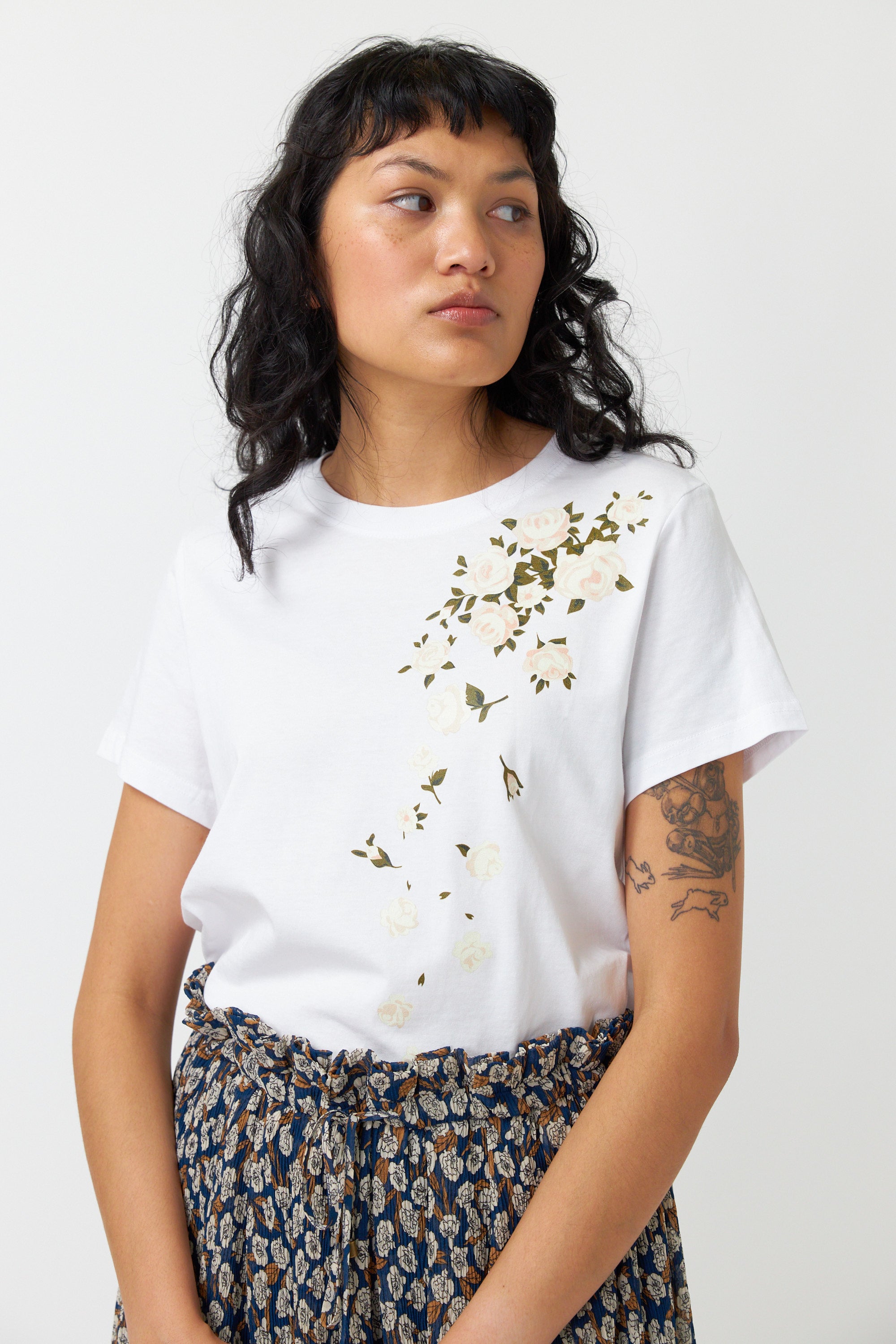 SYLVESTER Falling Roses T-Shirt - White – SHINE + ROSSELLINI