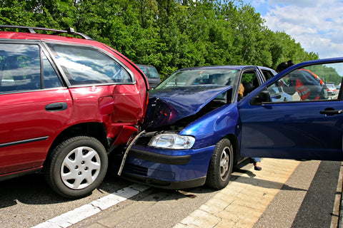 Autounfall auf einer Autobahn