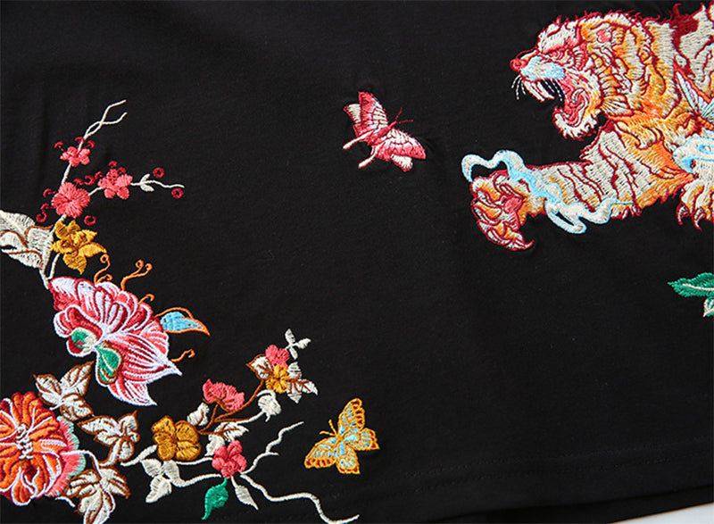 The Big Cat Embroidery T-shirt