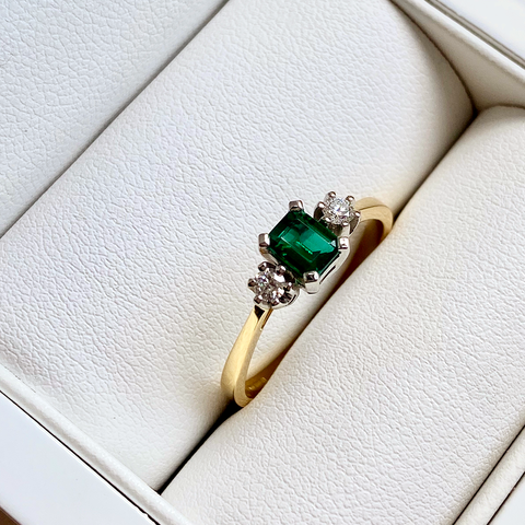 emerald and diamond trilogy ring