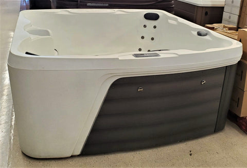 Jacuzzis & hot tubs: Backyard hot tub & spa styles from the 70s & 80s -  Click Americana