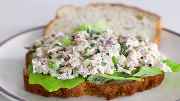 Green Onion and Tuna Sandwich