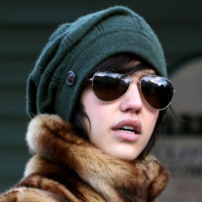 Actress Jessica Alba sports a cotton-made beanie with her RayBan sunglasses as she attends the 2010 Sundance Film Festival
