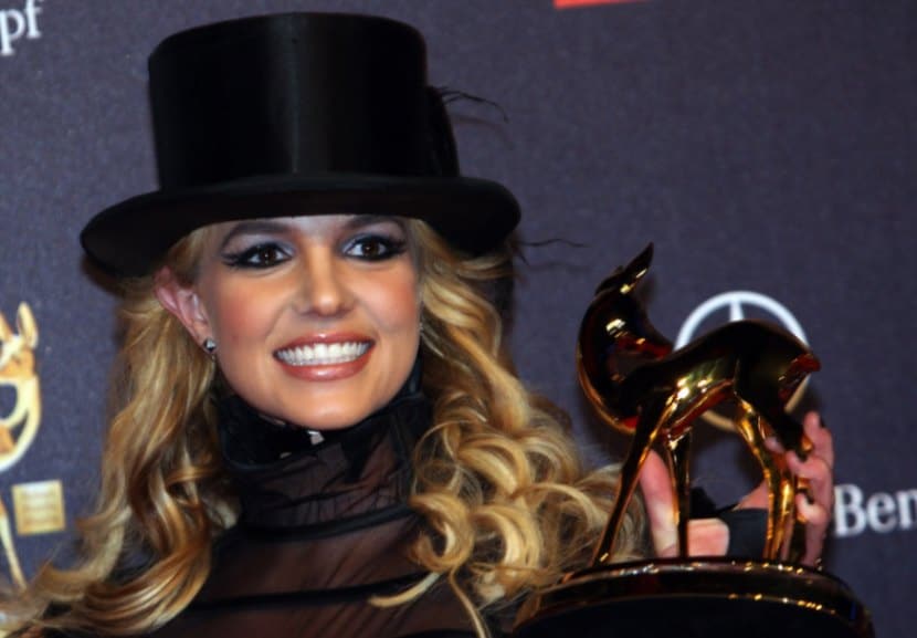 Britney Spears in a classic silk top hat at the Bambi Awards