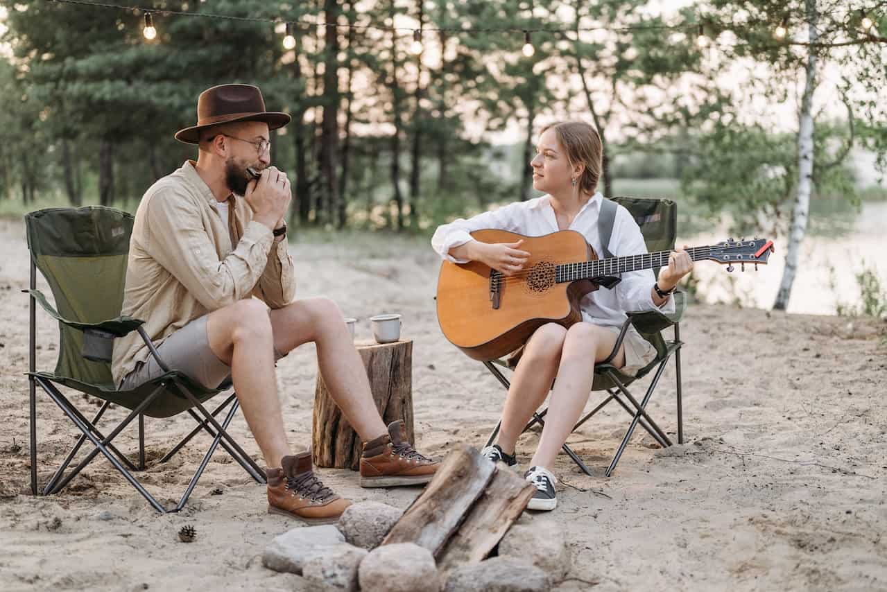 How can I stretch out my hat or make it tighter?