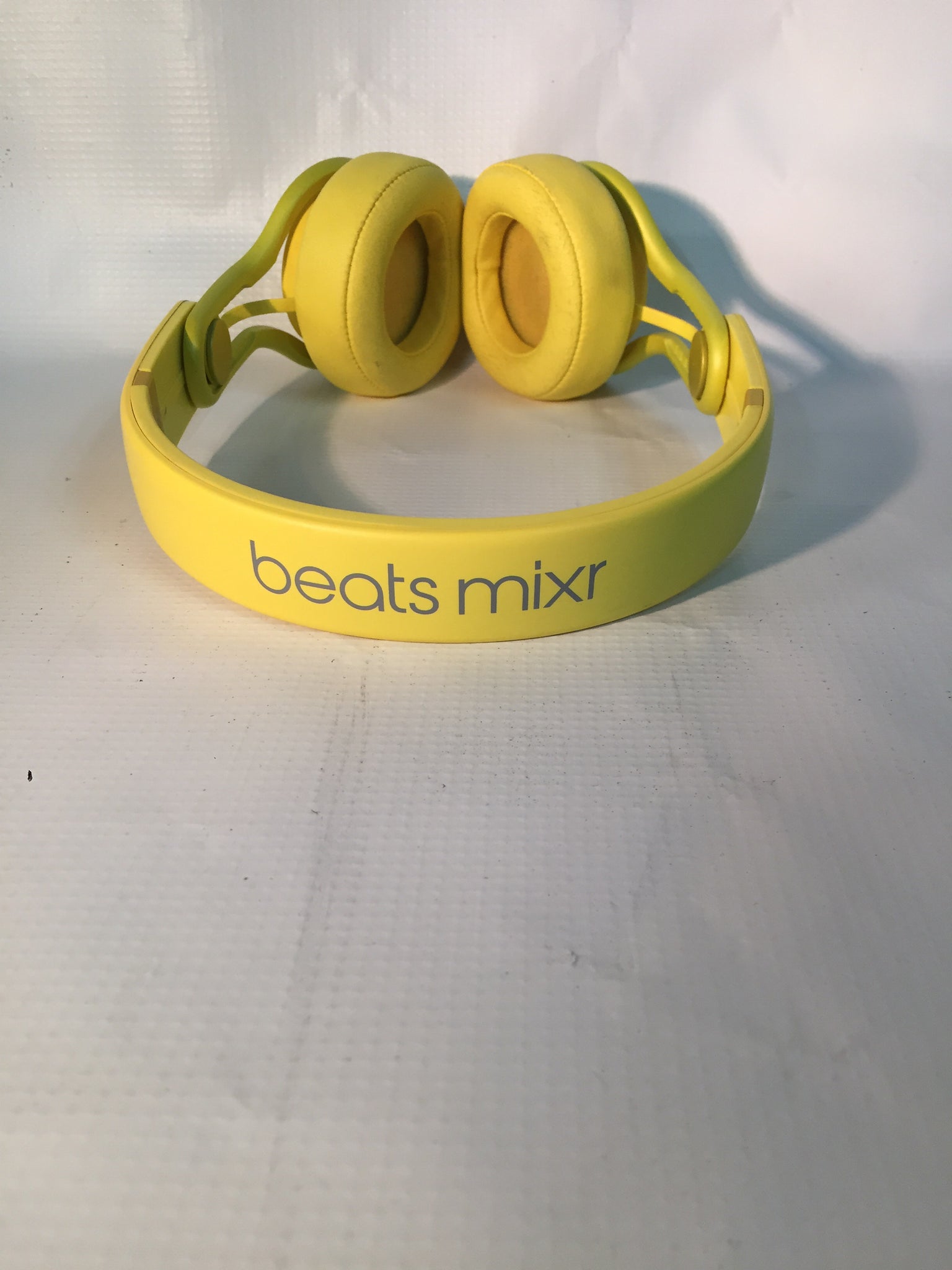 beats mixr yellow