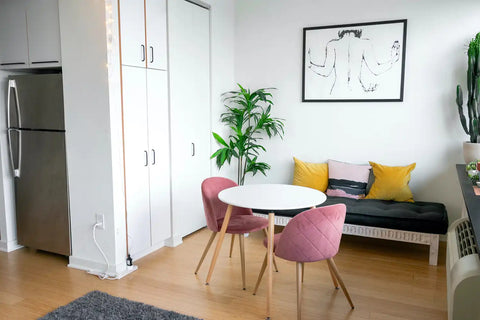 Studio apartment as an example of a minimalistic approach.