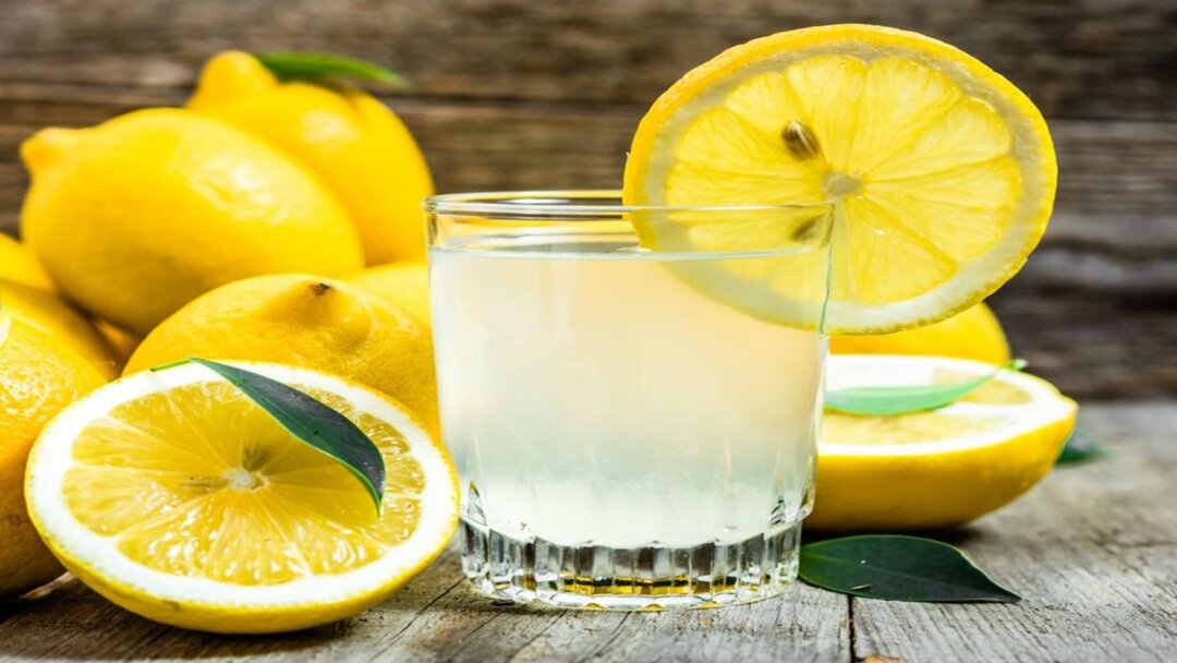 Fermented lemonade is also called lemon soda because of its fizziness.