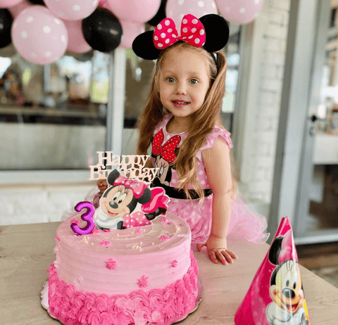 Minnie Mouse Invitations and Decorations