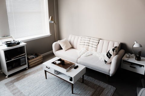 Use light and neutral colors in your small apartment