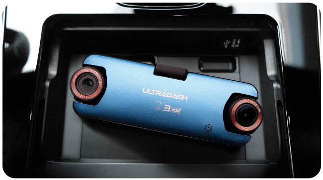 UltraDash Z3+ 行車記錄器放在車上