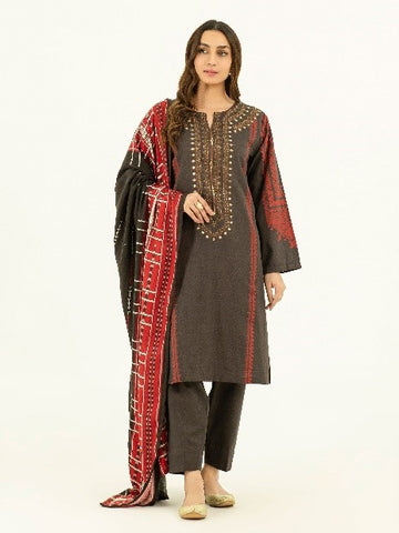 Have a look at Limelight Ready to Wear Winter Collection – Limelightpk