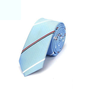 Cravate bleue ciel à rayures
