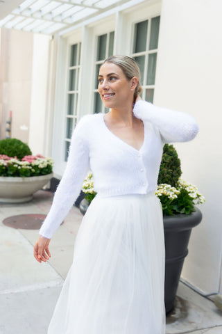 Cozy bridal knit jacket in white and ivory
