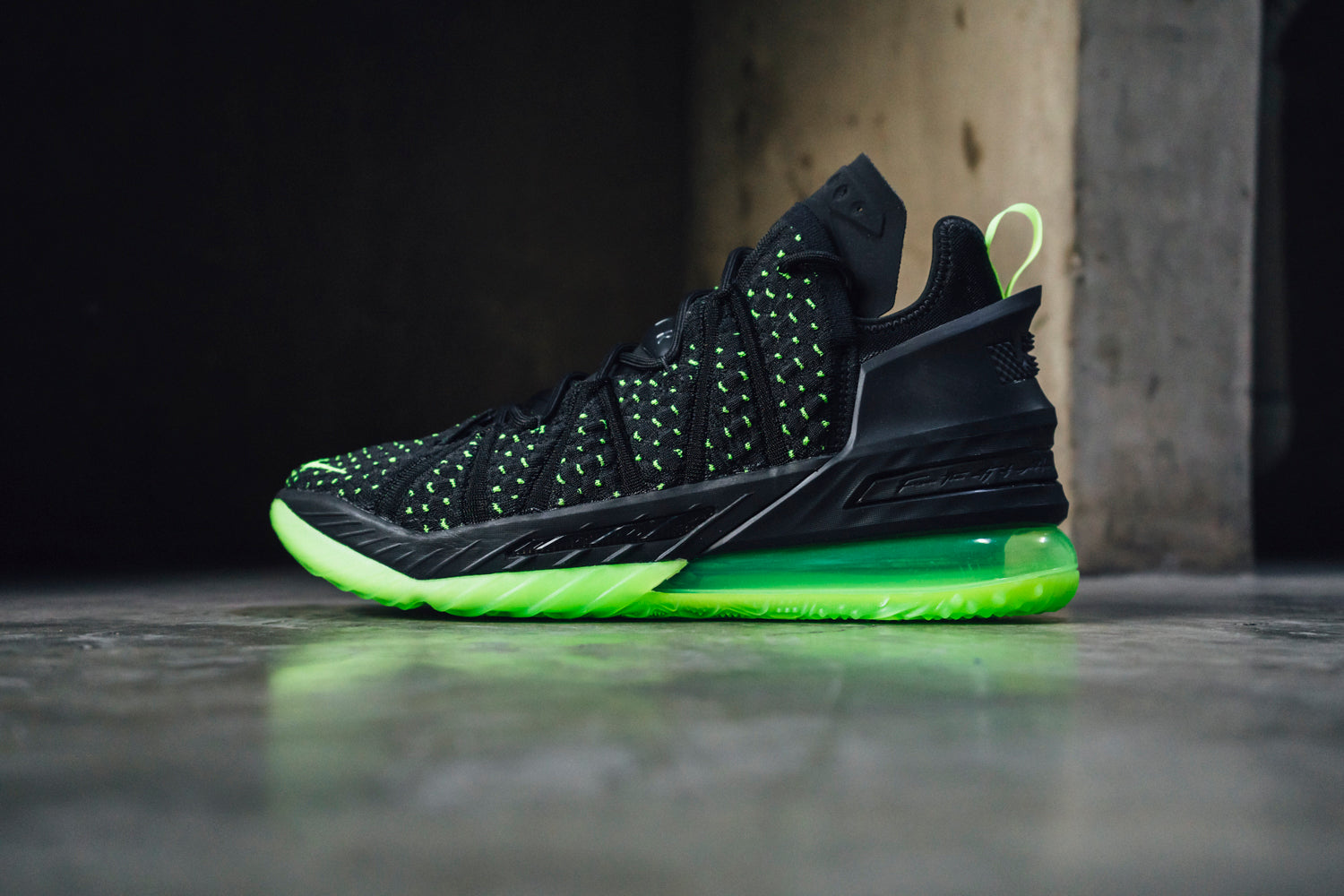 lebron 18 dunkman