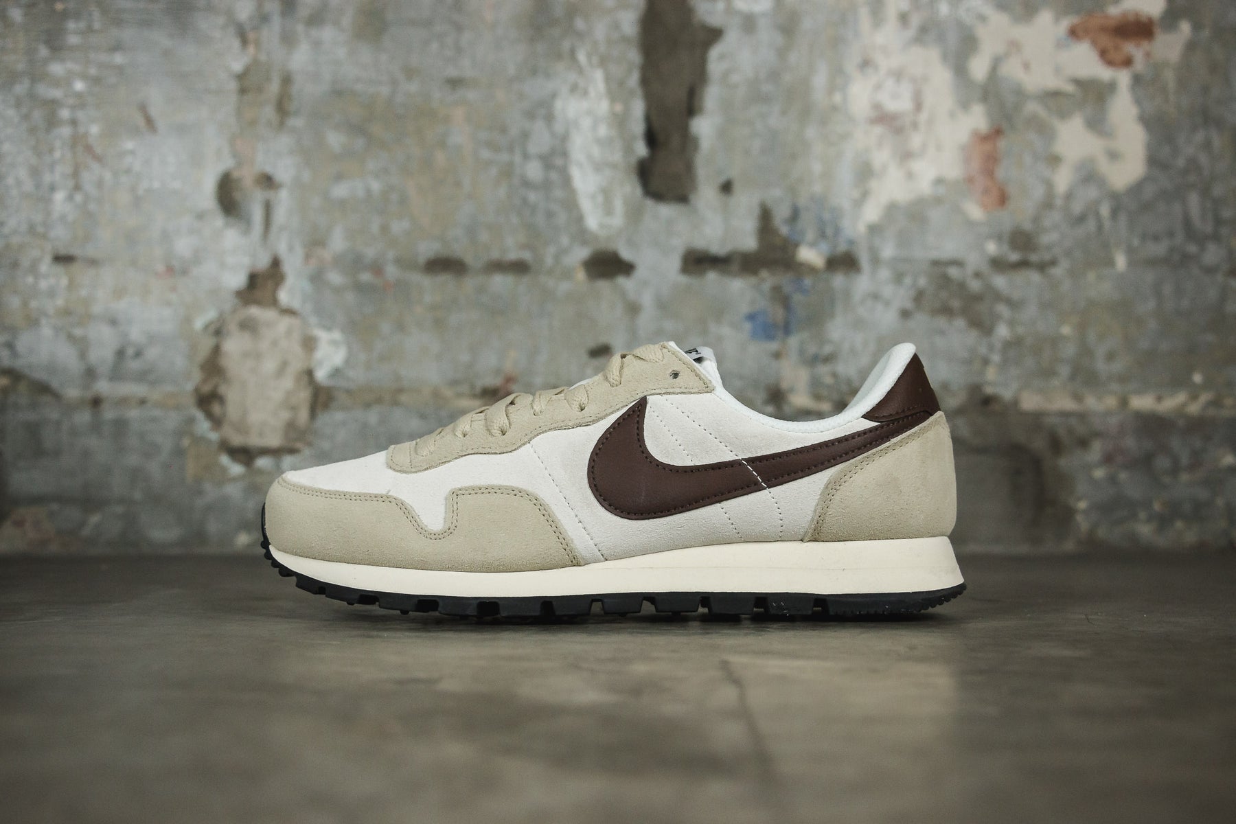 nike air pegasus 83 sail light chocolate