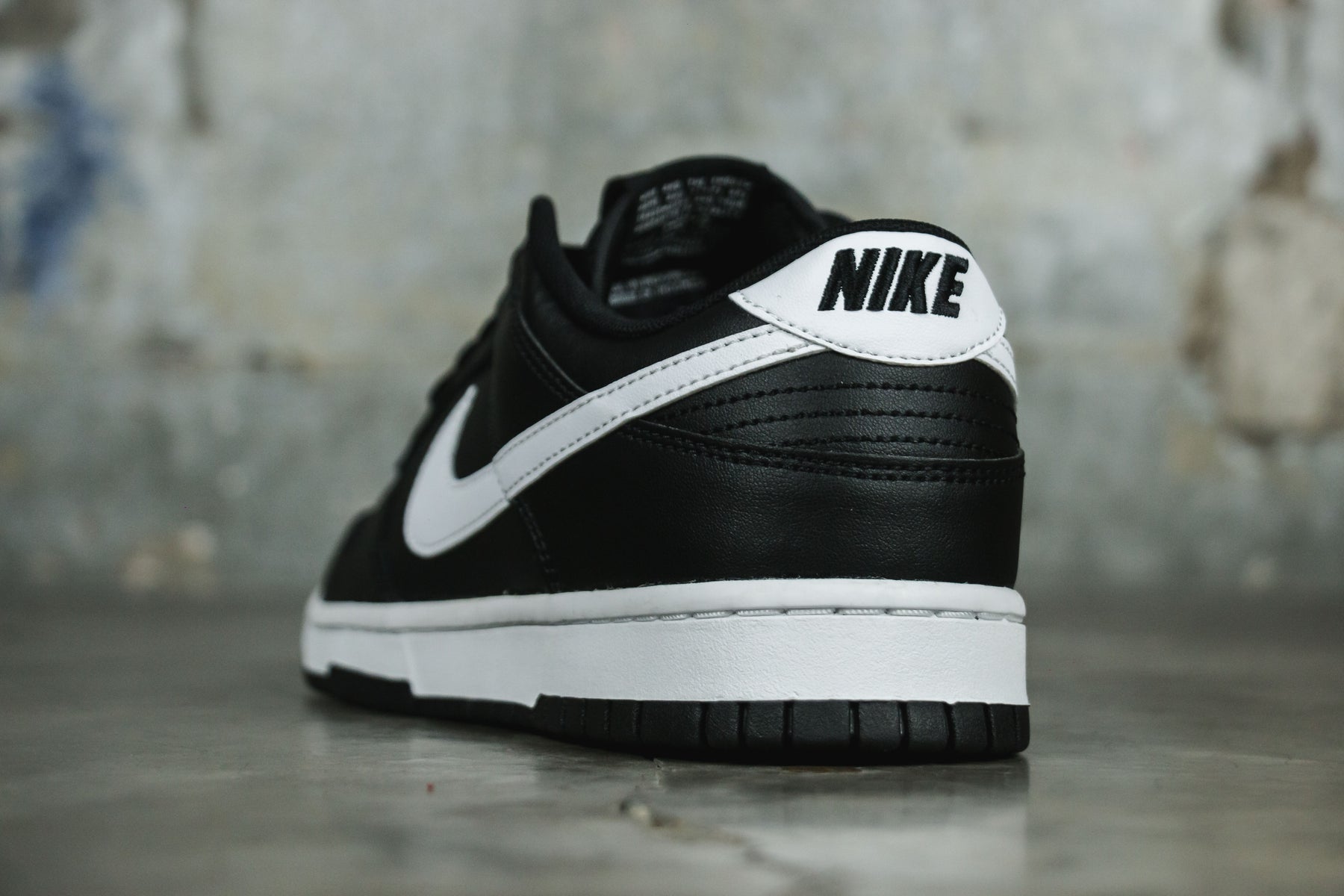 nike dunk low panda black