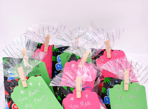 DIY Party Favours with the Foil Quill Freestyle Pens