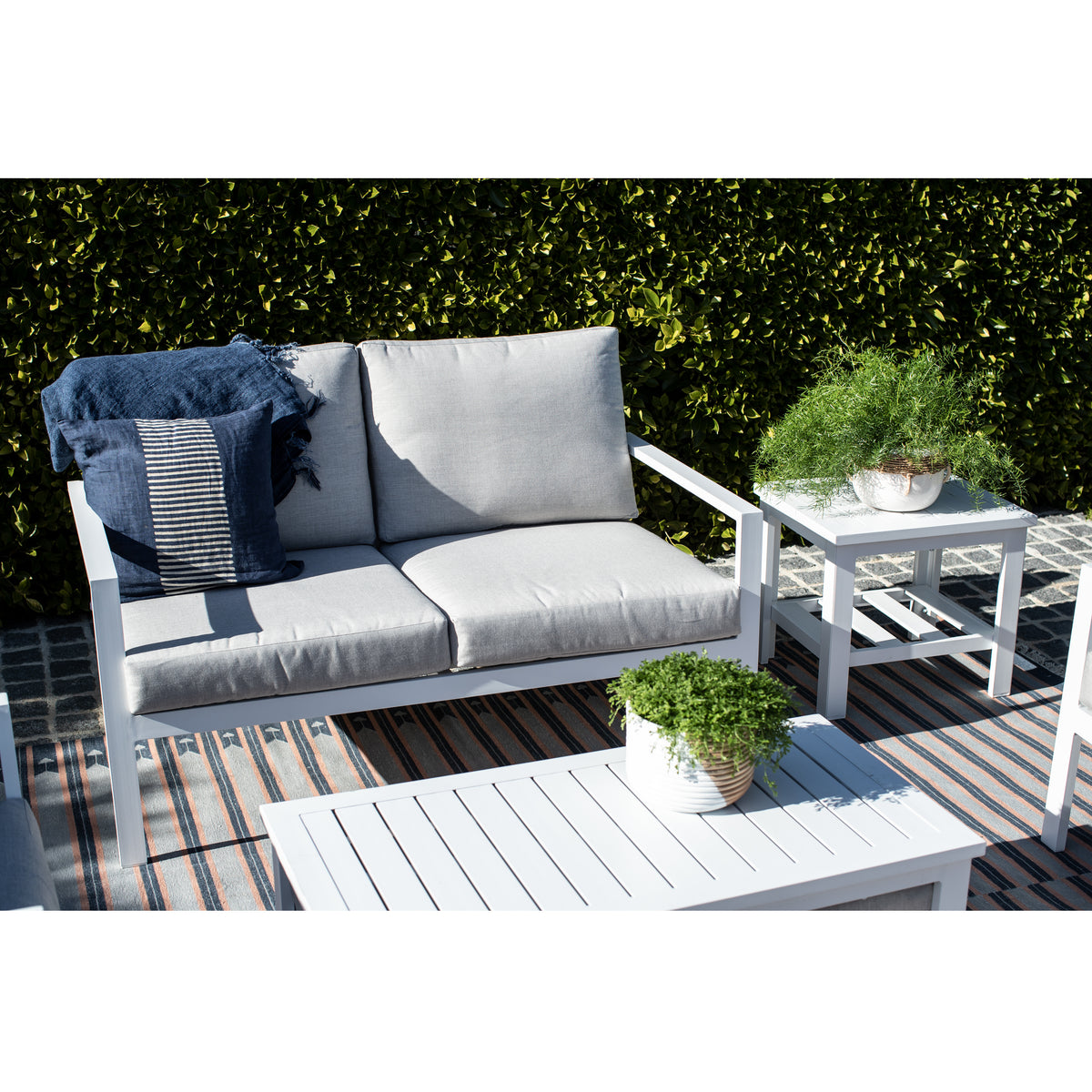 Luna Outdoor Loveseat Set