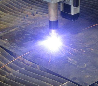 Plasma cutter cutting steel