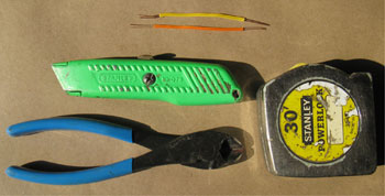 Short Pieces of Two Types of Shooting Wire, and the Tools for Working with It