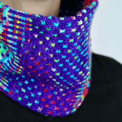 Close up of the main color section of the cowl pattern.